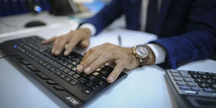 Sözleşmeli kamu personellerinin yıllık izinleri devredilecek