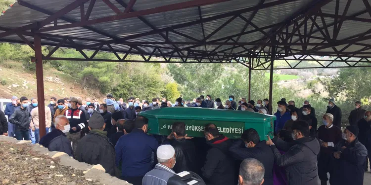 Bursa’da görevli doktora memleketinde hüzünlü tören