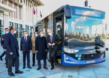 Yüzde 100 elektrikli ve sürücüsüz! Bursa’da tanıtıldı
