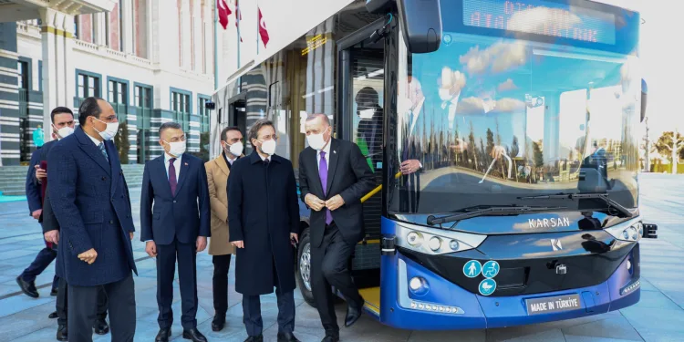 Yüzde 100 elektrikli ve sürücüsüz! Bursa’da tanıtıldı