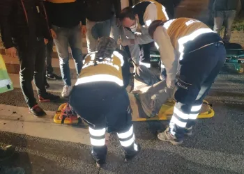 Bursa’da minibüsün çarptığı genç yaralandı