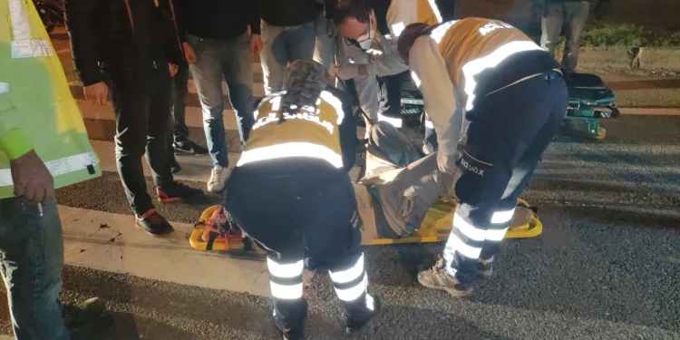 Bursa’da minibüsün çarptığı genç yaralandı