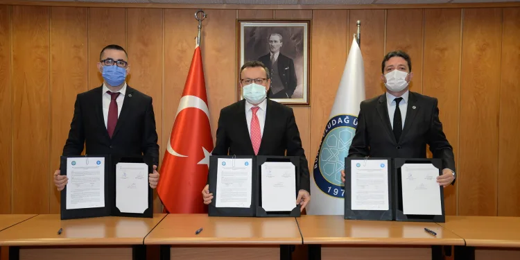 Lisansüstü eğitim programları için iş birliği protokolü