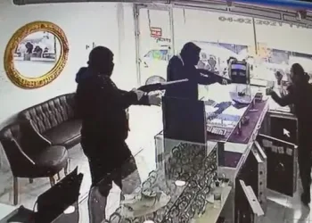 Bursa’da kuyumcuyu ‘borç’ için soymuşlar