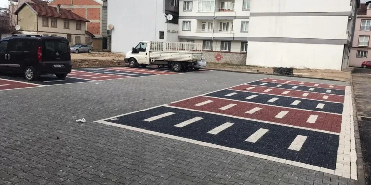 İnegöl Osmaniye Mahallesi yeni otoparkına kavuştu