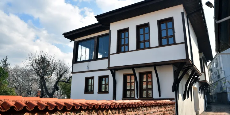 Bursa’da 2 asırlık binanın restorasyonunda sona gelindi