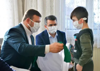 Başkan Yılmaz’dan Azerbaycanlı şehit ailelerine ziyaret