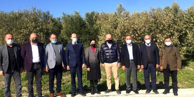 Milletvekili Işık Bursalı zeytincileri dinledi
