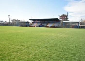 Mustafakemalpaşa ilçe stadı yenilendi