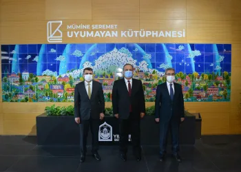 Vali Canbolat’tan ‘Uyumayan Kütüphane’ye ziyaret
