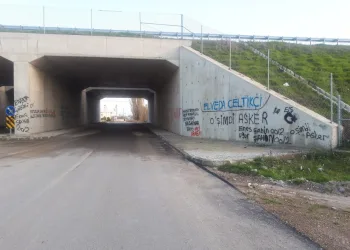 Bursa’da sprey boyalı duvarlara tepki