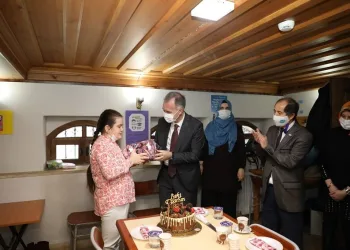 Engelsiz Yaşam Merkezinde sürpriz doğum günü