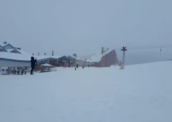 Uludağ’da kar yağışı başladı