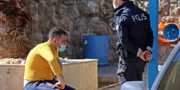 Ceza yiyeceğini düşünüp gözyaşlarına boğuldu