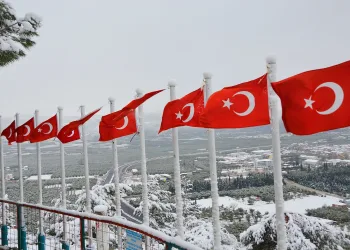 İznik’te kartpostallık kar manzaraları