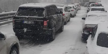 Bursa’da kaza sonrası kapanan yol 1 saatte açıldı