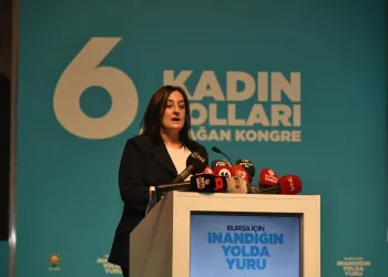 Bursa AK Parti’de kadın kolları başkanı seçildi