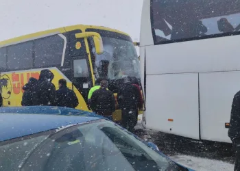 Bursa’da kazalar otoyolu trafiğe kapattı
