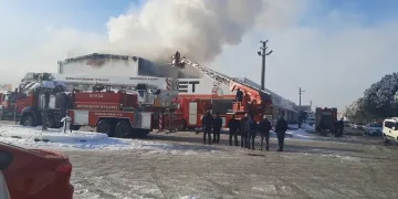 Bursa’da sanayi sitesinde yangın! 9 kişi etkilendi