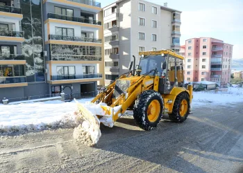 Gemlik Belediyesi’nden 24 saat kar mesaisi