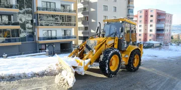 Gemlik Belediyesi’nden 24 saat kar mesaisi