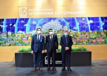 Komşudan uyumayan kütüphaneye ziyaret