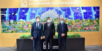 Komşudan uyumayan kütüphaneye ziyaret