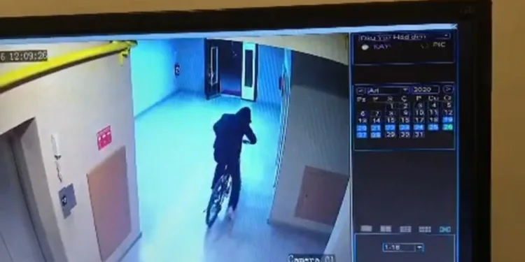 Bursa’da bisiklet hırsızı kamerayı hesaba katmadı