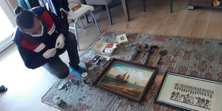 Bursa’da tarihi eser kaçakçısı evini müzeye çevirmiş