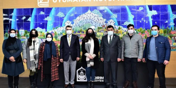 BTÜ’den Uyumayan Kütüphane’ye tam not