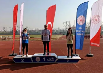 Mudanyalı atletlerden yılın ilk madalyaları