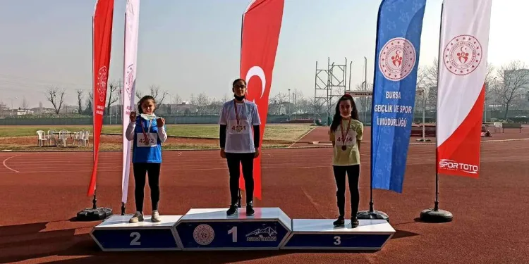 Mudanyalı atletlerden yılın ilk madalyaları