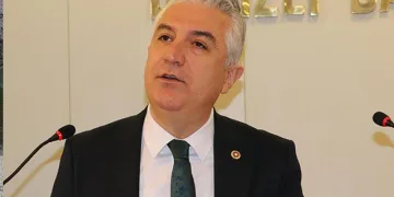 CHP milletvekili Teoman Acar partisinden istifa etti