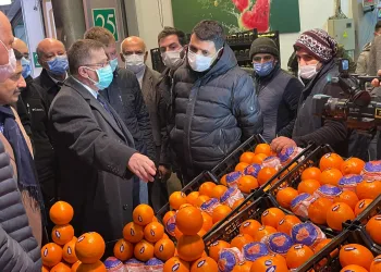 İYİ Partili Türkkan Bursa’da esnaf ziyaretinde