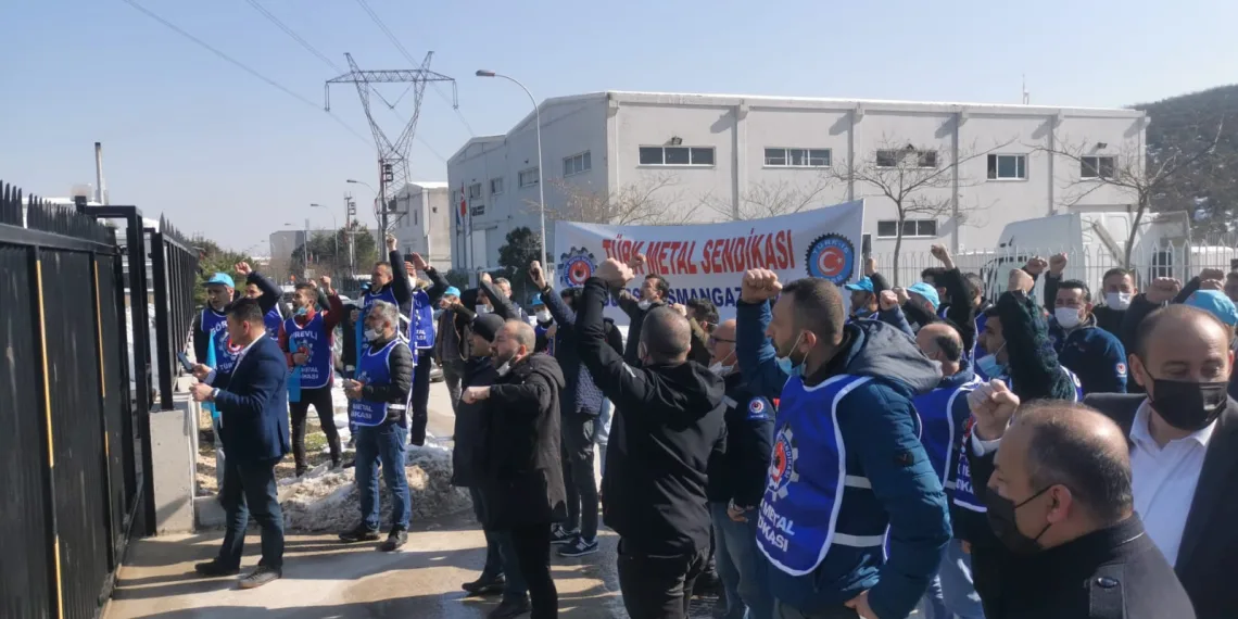 Bursa’da fabrika işçileri eylemde