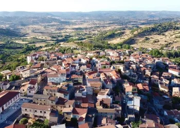Bu kasabada virüse yakalanmak yasaklandı