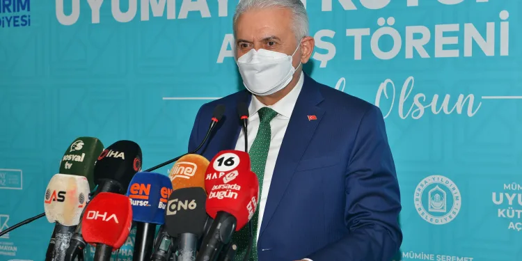 Bursa’da ‘Mümine Şeremet Uyumayan Kütüphanesi’ açıldı