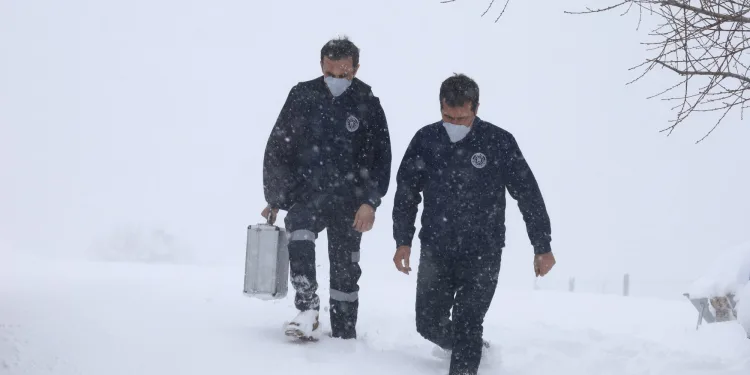 Bursa’da 72 yaşındaki hastaya ulaşmak için mücadele