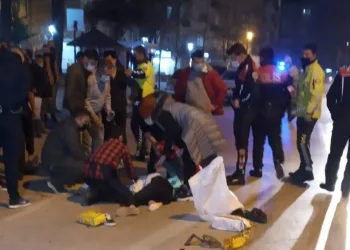Bursa’da motosiklet ile bisiklet çarpıştı: 3 yaralı