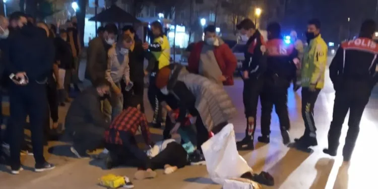 Bursa’da motosiklet ile bisiklet çarpıştı: 3 yaralı