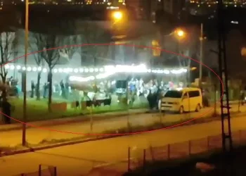 Bursa’da yasak dinlemediler sokak düğünü yaptılar