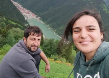 Aynı hastanede çalışan genç çift evlerinde ölü bulundu