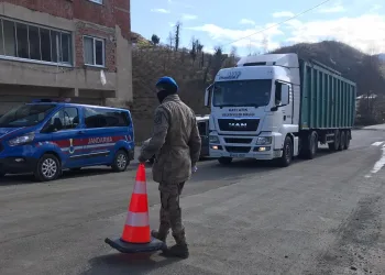 Cenazede 22 kişiye virüs bulaştırdı, mahalle ikinci kez karantina