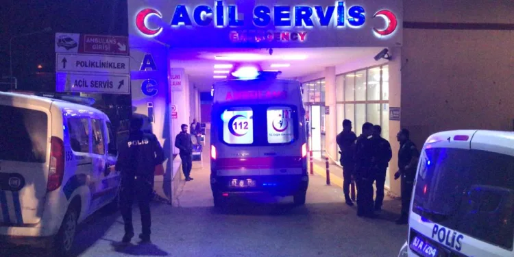 İhbara giden polisleri husumetlileri sanıp ateş ettiler