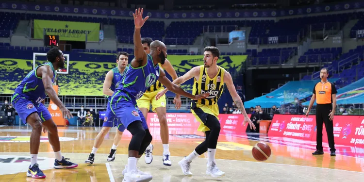 TOFAŞ deplasmanda Fenerbahçe Beko’yu 84-81 yendi