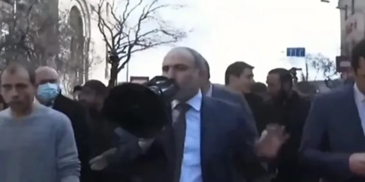 Ermenistan Başbakanı: Darbe girişimi engellendi
