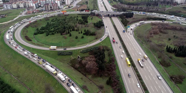 Bursa’da feci kaza! Kilometrelerce kuyruk oluştu
