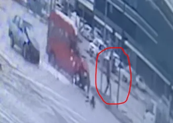 Bursa’da saniye farkla kazadan kurtuldu