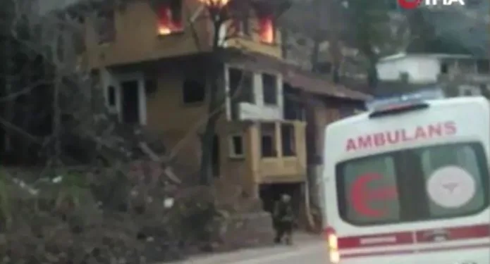 Bursa’da kullanılmayan 3 katlı binada yangın