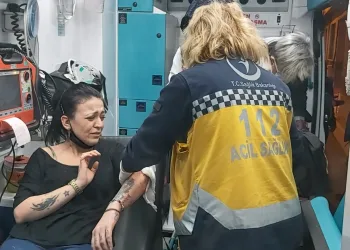 Uzaklaştırma kararı aldıran eski sevgilisini bıçakladı
